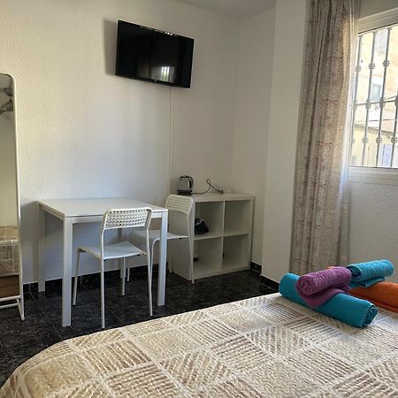 Almeria Centro Habitacion Privada En Apartamento Compartido Εξωτερικό φωτογραφία