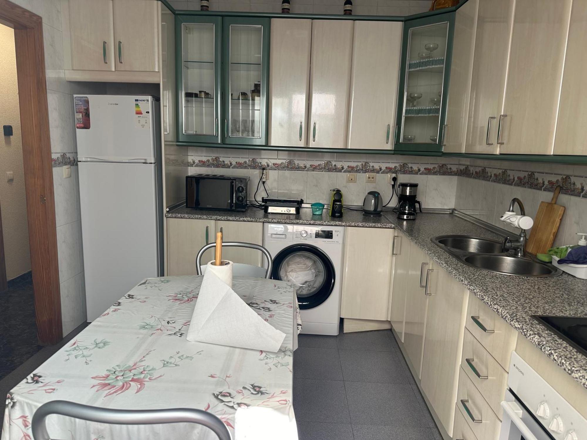 Almeria Centro Habitacion Privada En Apartamento Compartido Εξωτερικό φωτογραφία