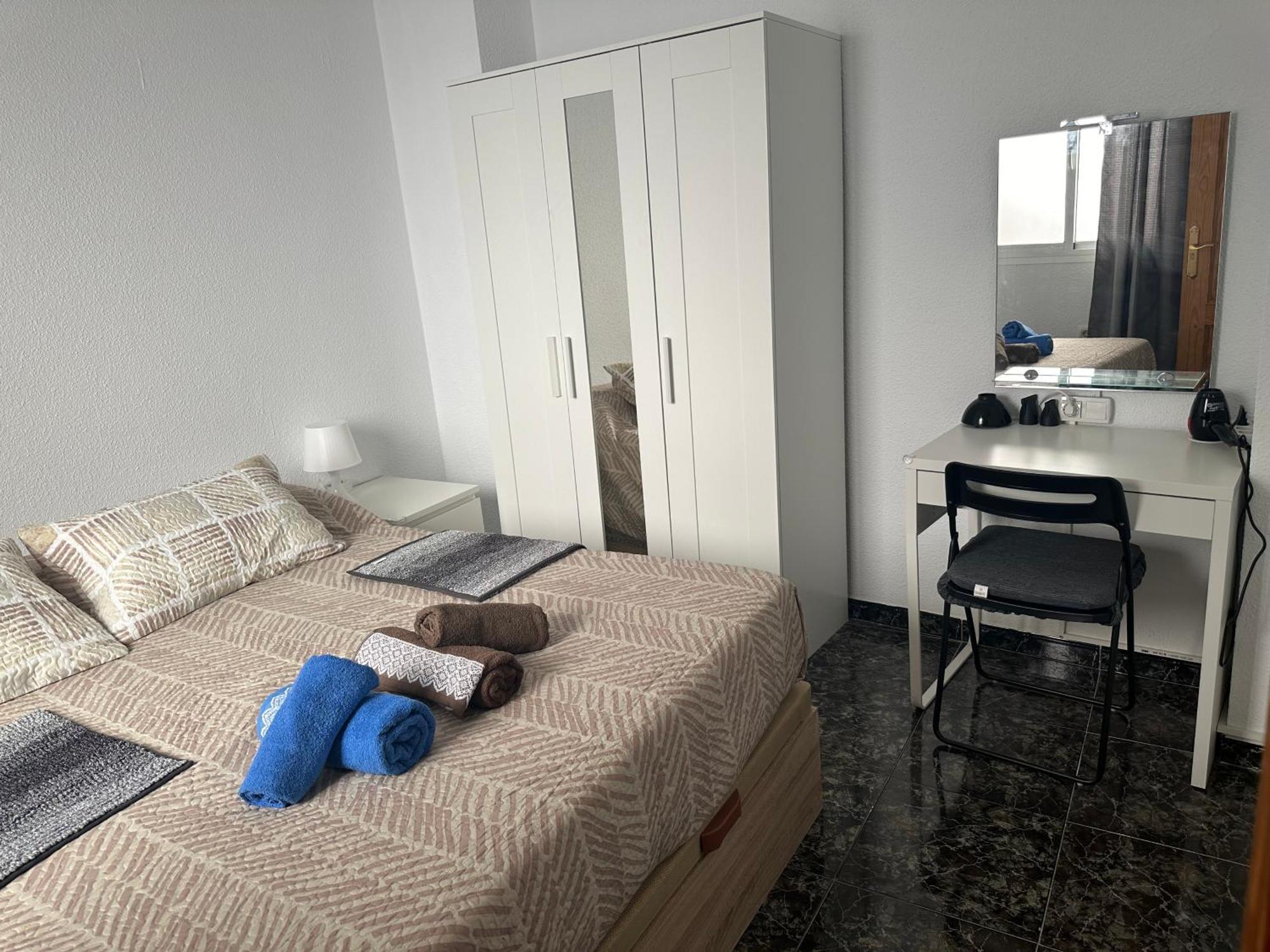 Almeria Centro Habitacion Privada En Apartamento Compartido Εξωτερικό φωτογραφία