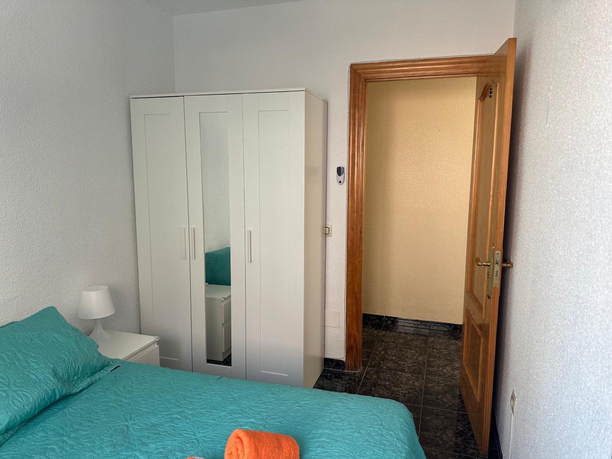 Almeria Centro Habitacion Privada En Apartamento Compartido Εξωτερικό φωτογραφία