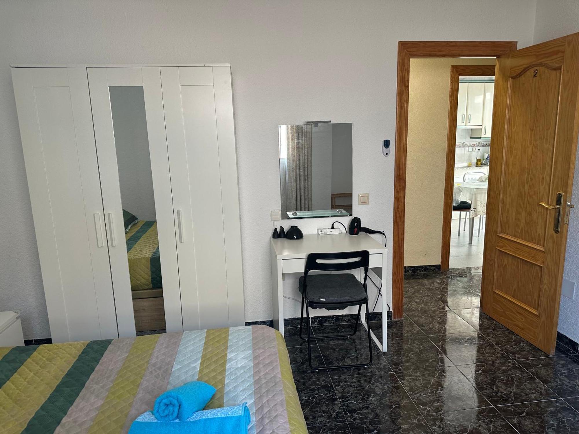 Almeria Centro Habitacion Privada En Apartamento Compartido Εξωτερικό φωτογραφία