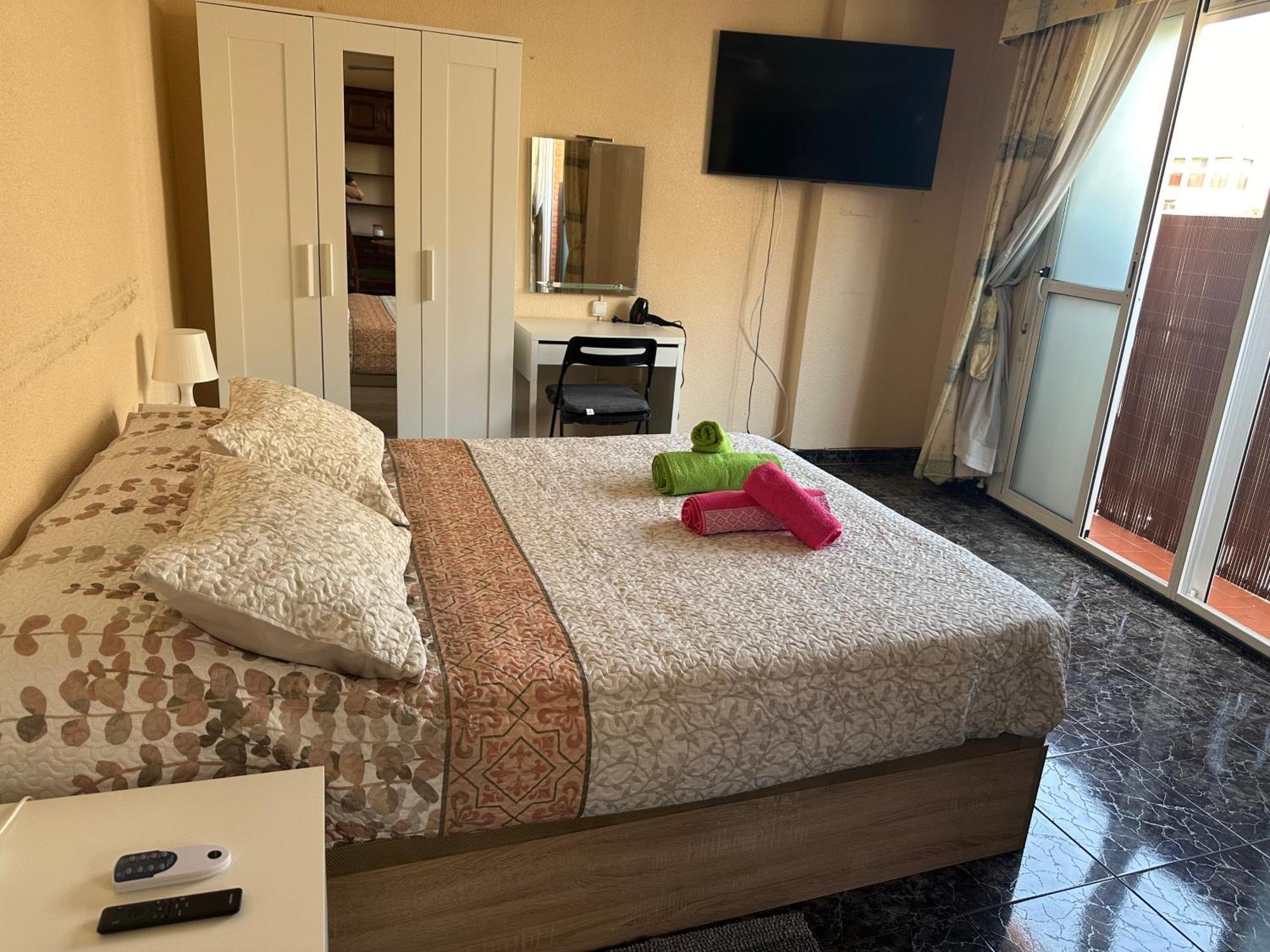 Almeria Centro Habitacion Privada En Apartamento Compartido Εξωτερικό φωτογραφία