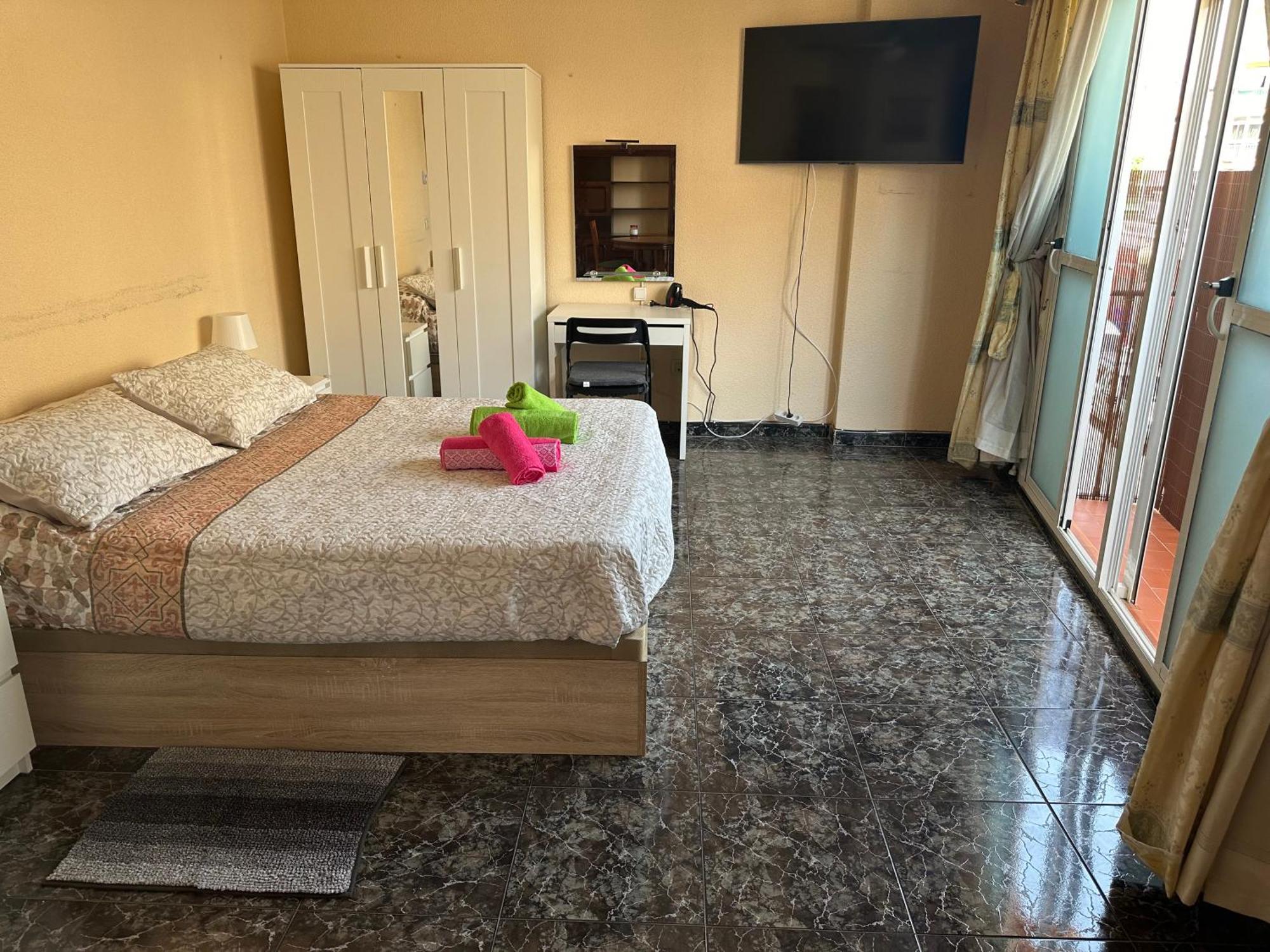 Almeria Centro Habitacion Privada En Apartamento Compartido Εξωτερικό φωτογραφία