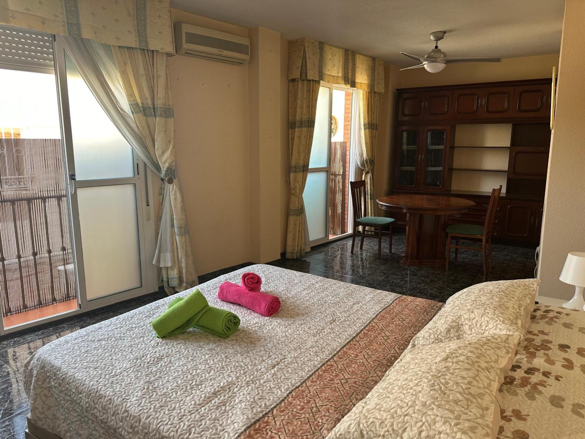 Almeria Centro Habitacion Privada En Apartamento Compartido Εξωτερικό φωτογραφία