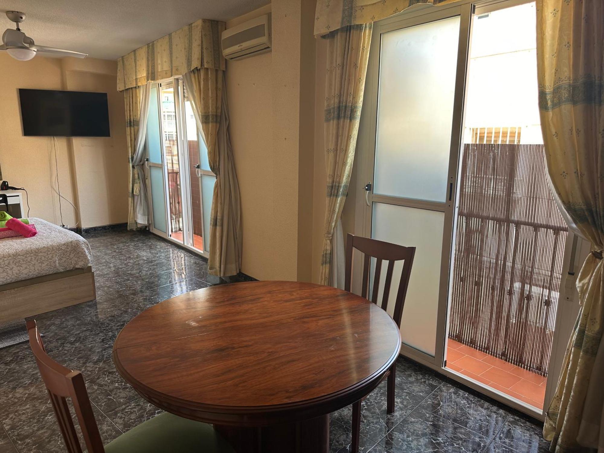 Almeria Centro Habitacion Privada En Apartamento Compartido Εξωτερικό φωτογραφία
