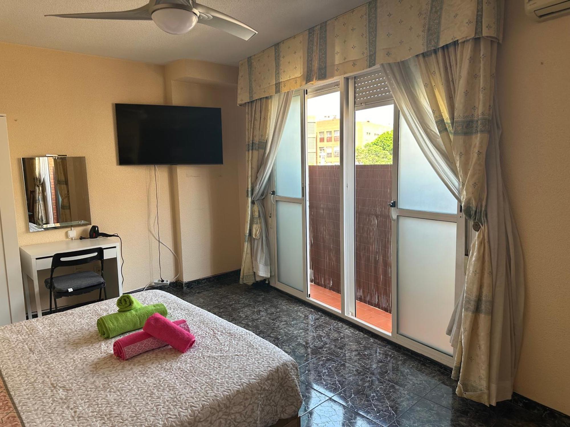 Almeria Centro Habitacion Privada En Apartamento Compartido Εξωτερικό φωτογραφία