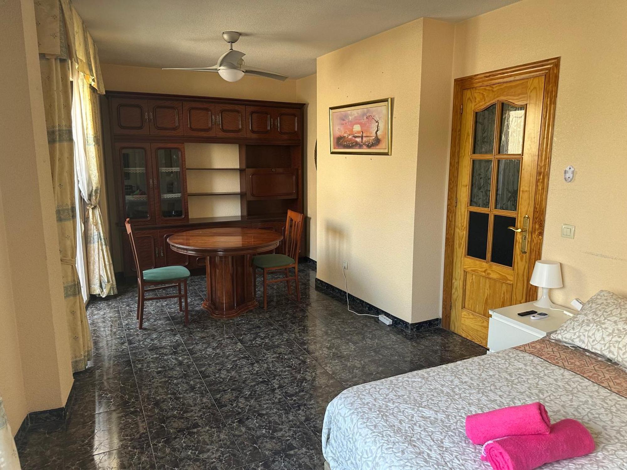 Almeria Centro Habitacion Privada En Apartamento Compartido Εξωτερικό φωτογραφία