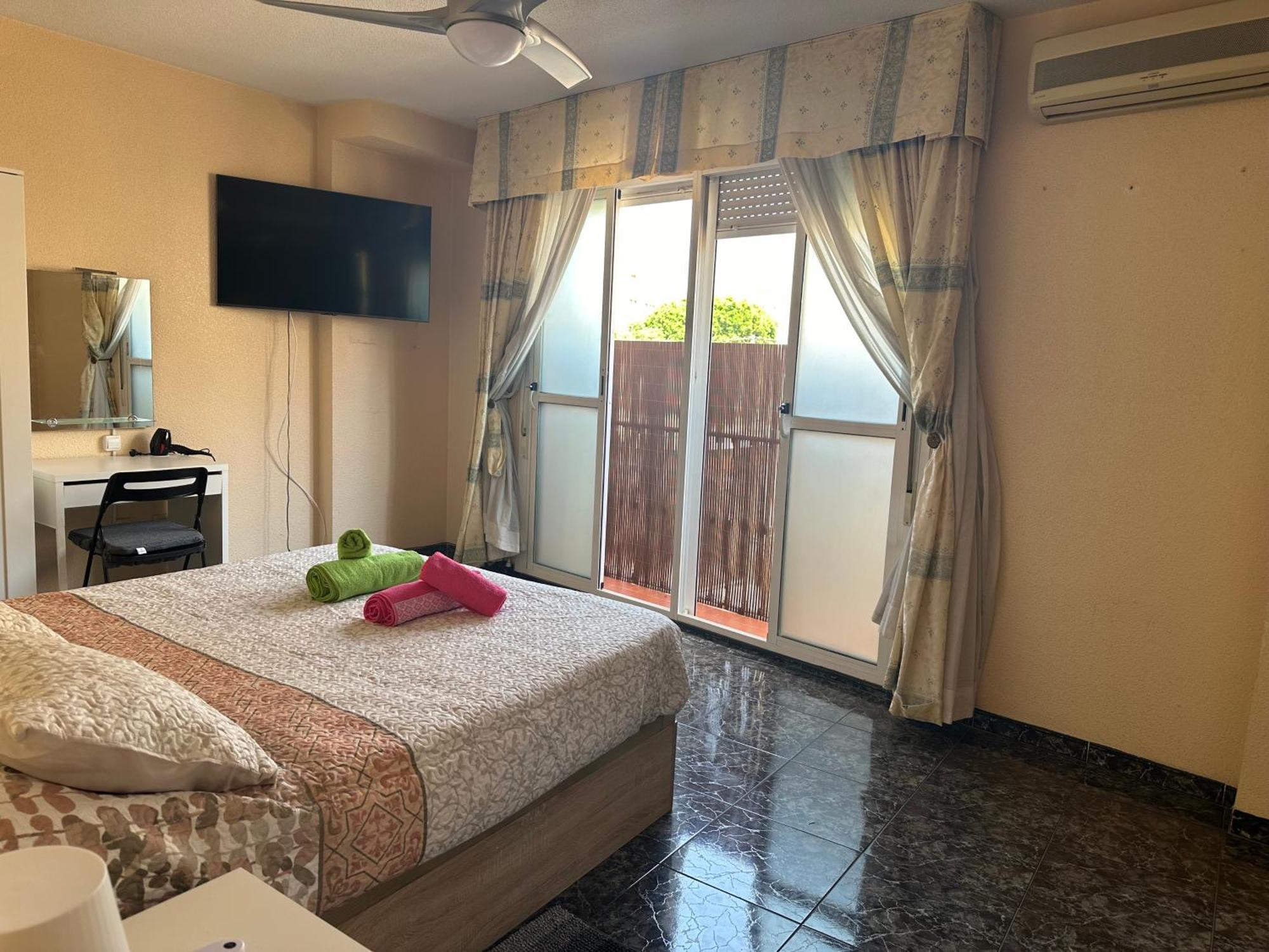 Almeria Centro Habitacion Privada En Apartamento Compartido Εξωτερικό φωτογραφία