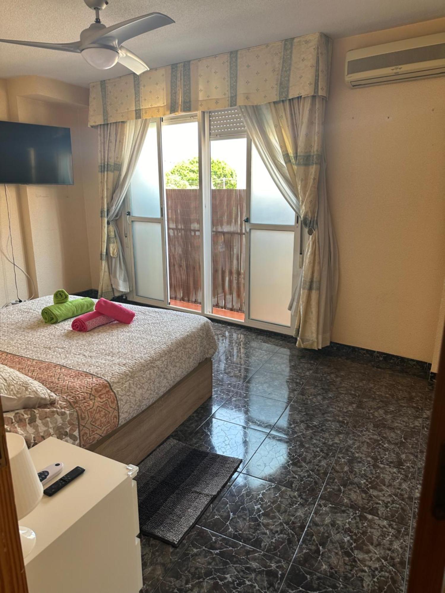 Almeria Centro Habitacion Privada En Apartamento Compartido Εξωτερικό φωτογραφία