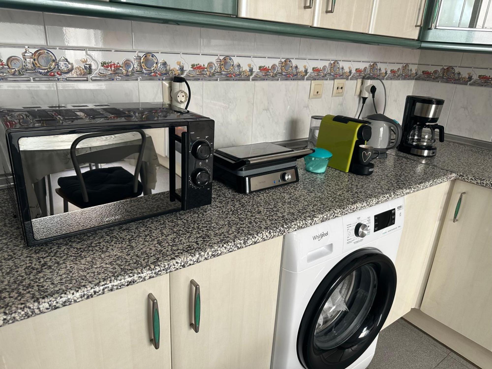 Almeria Centro Habitacion Privada En Apartamento Compartido Εξωτερικό φωτογραφία
