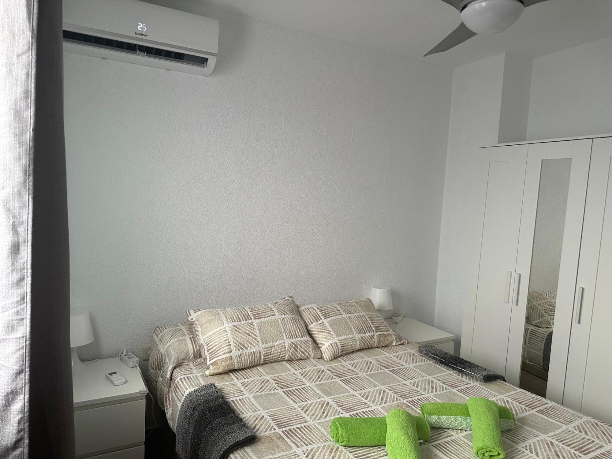 Almeria Centro Habitacion Privada En Apartamento Compartido Εξωτερικό φωτογραφία