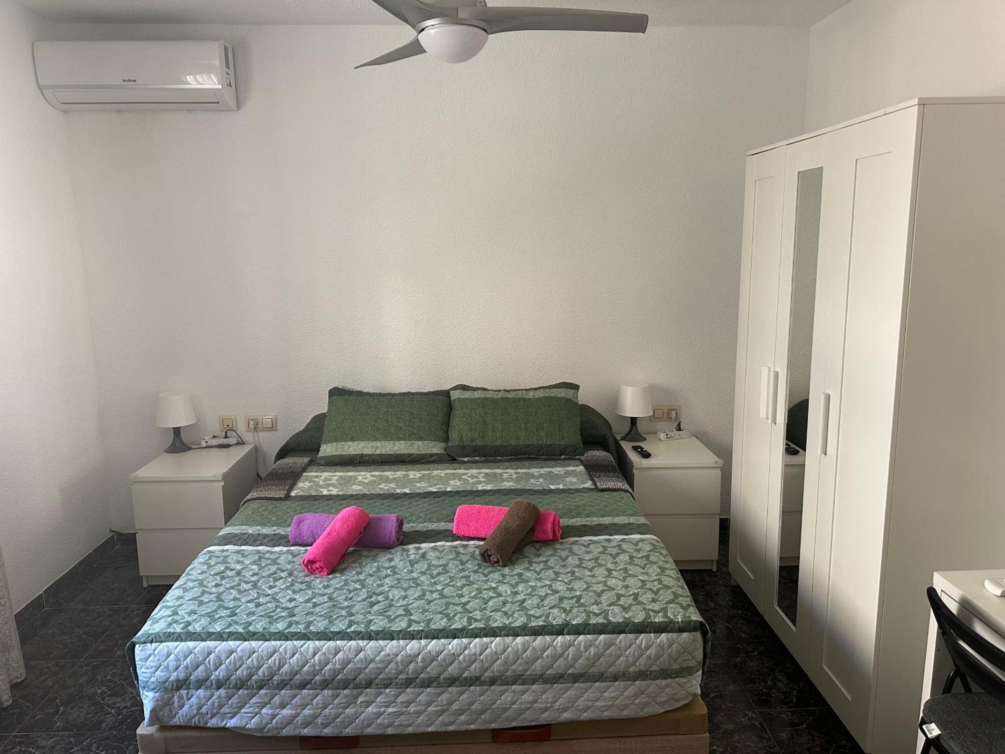 Almeria Centro Habitacion Privada En Apartamento Compartido Εξωτερικό φωτογραφία
