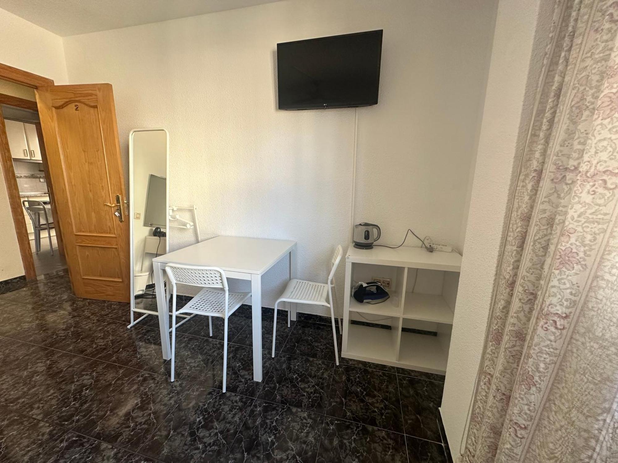 Almeria Centro Habitacion Privada En Apartamento Compartido Εξωτερικό φωτογραφία