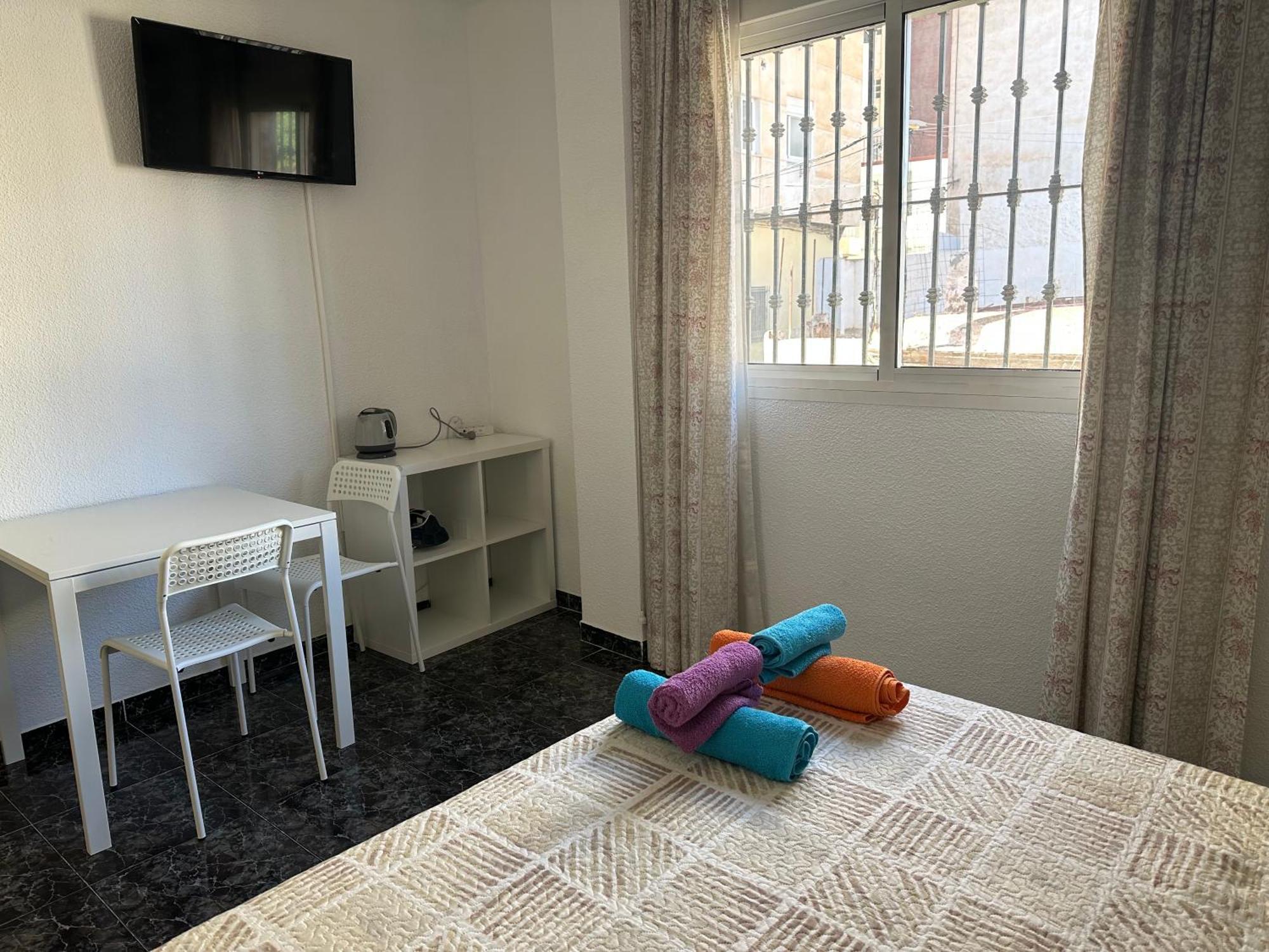 Almeria Centro Habitacion Privada En Apartamento Compartido Εξωτερικό φωτογραφία